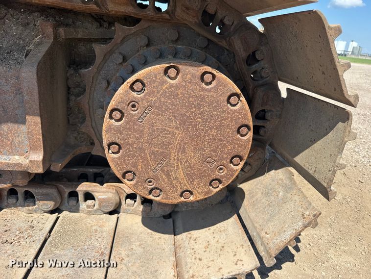image for item EW4964 2004 John Deere 200C LC excavator