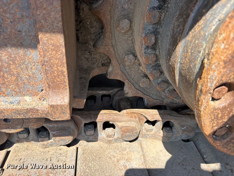 image for item EW4964 2004 John Deere 200C LC excavator