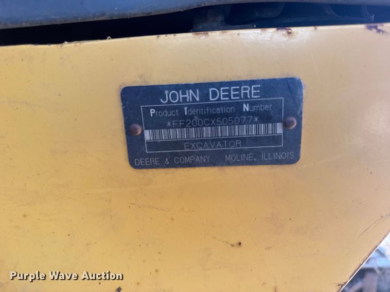 image for item EW4964 2004 John Deere 200C LC excavator