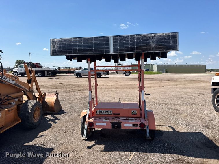image for item EW4966 Eclipse 96SE253LS arrow board trailer