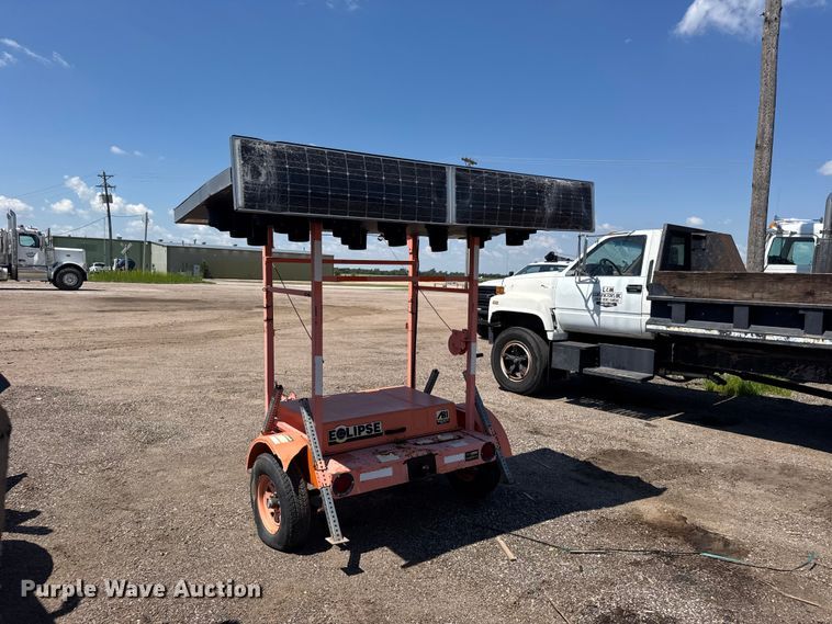 image for item EW4966 Eclipse 96SE253LS arrow board trailer