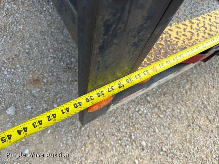 image for item EX2052 2014 Cleasby FBR-6-41 shingle conveyor bed