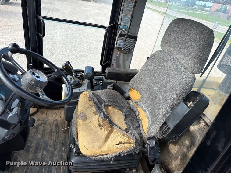 image for item EX2053 2002 Caterpillar 938G wheel loader
