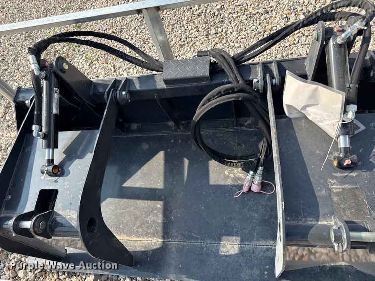 image for item EX2114 2025 LandHonor SGB-11-72W skid steer grapple bucket