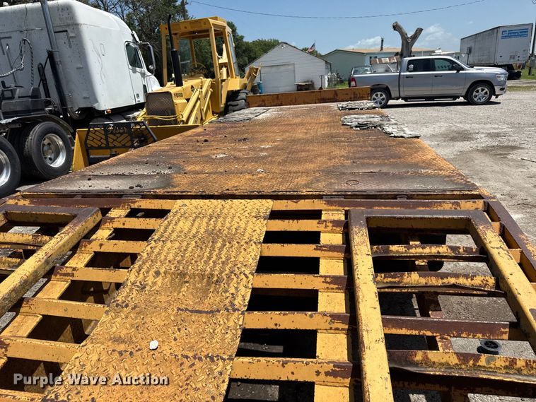 image for item EX2129 1994 AMBE Equipment trailer equipment trailer