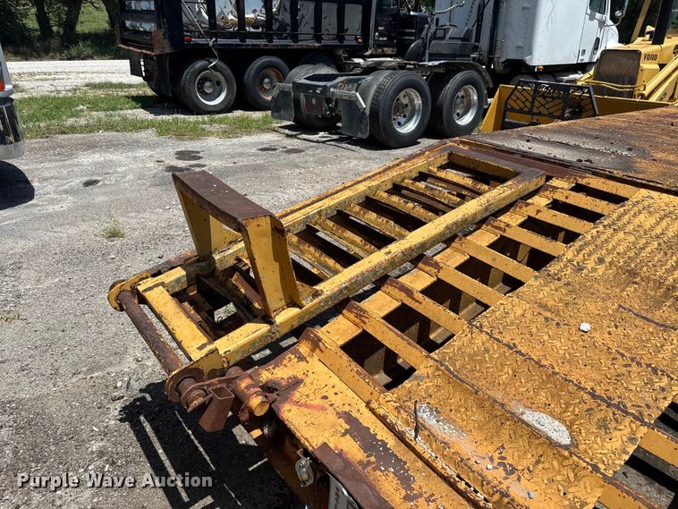 image for item EX2129 1994 AMBE Equipment trailer equipment trailer