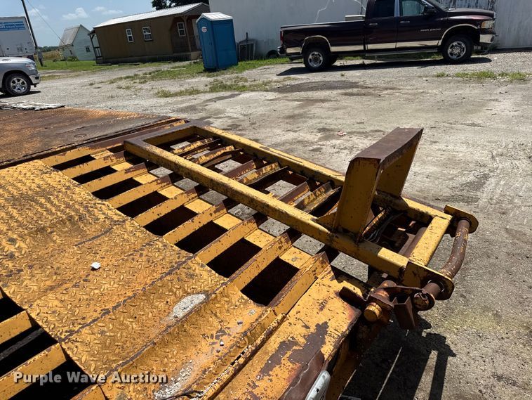 image for item EX2129 1994 AMBE Equipment trailer equipment trailer