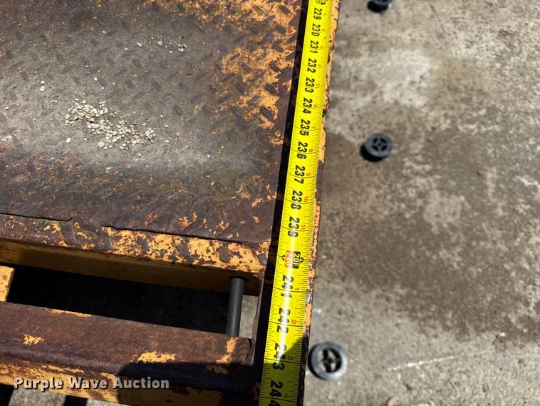 image for item EX2129 1994 AMBE Equipment trailer equipment trailer
