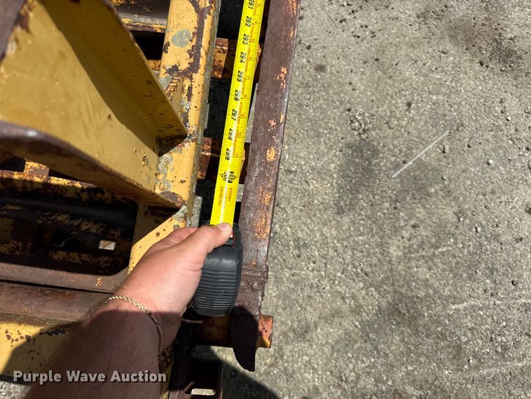 image for item EX2129 1994 AMBE Equipment trailer equipment trailer