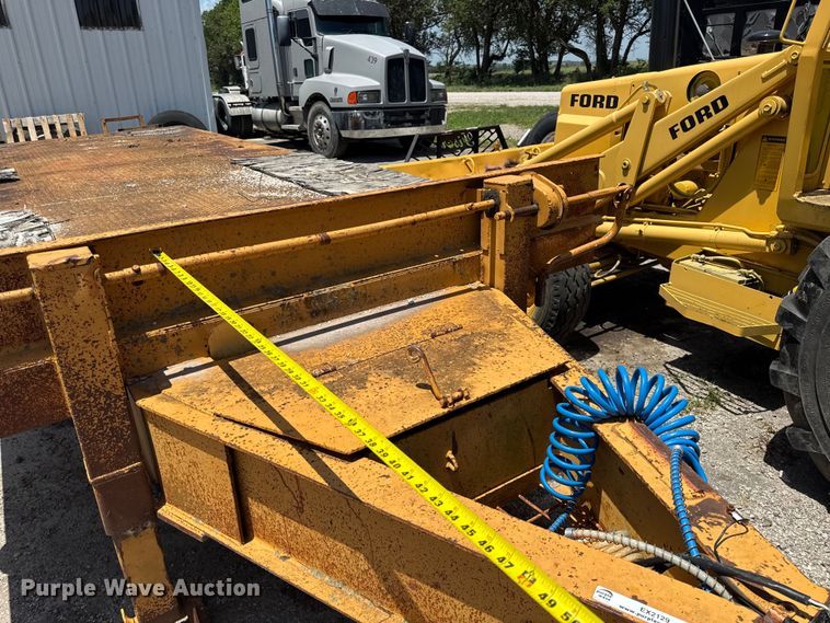 image for item EX2129 1994 AMBE Equipment trailer equipment trailer