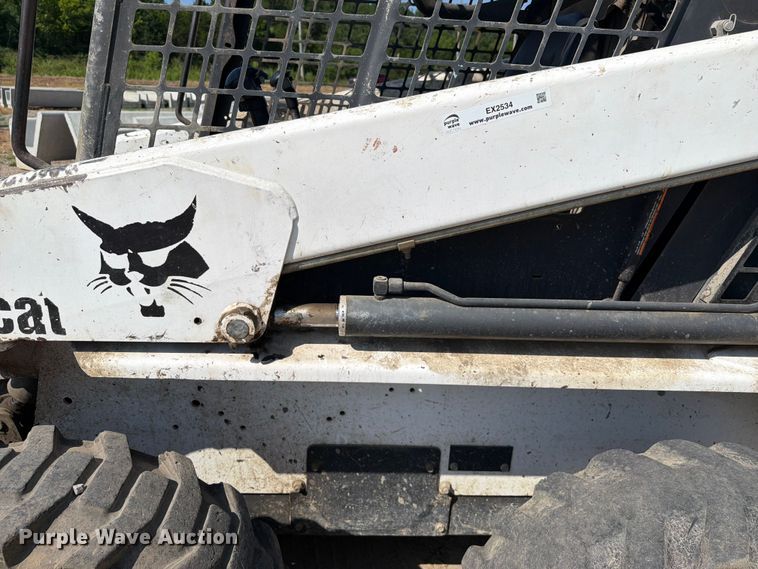 image for item EX2534 2001 Bobcat 763 skid steer loader