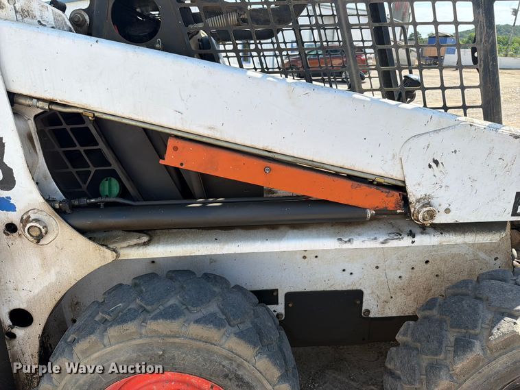 image for item EX2534 2001 Bobcat 763 skid steer loader