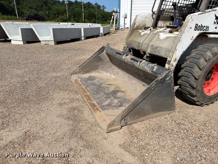 image for item EX2534 2001 Bobcat 763 skid steer loader
