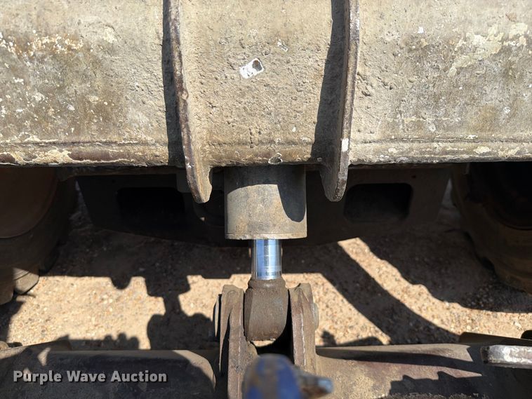 image for item EX2534 2001 Bobcat 763 skid steer loader