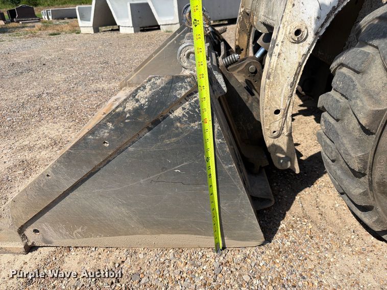image for item EX2534 2001 Bobcat 763 skid steer loader