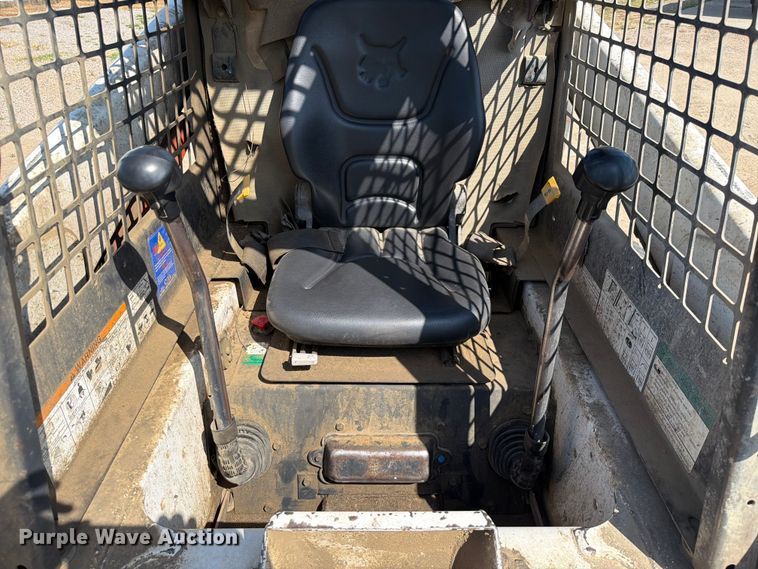 image for item EX2534 2001 Bobcat 763 skid steer loader