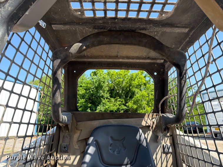 image for item EX2534 2001 Bobcat 763 skid steer loader