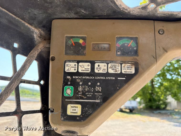 image for item EX2534 2001 Bobcat 763 skid steer loader