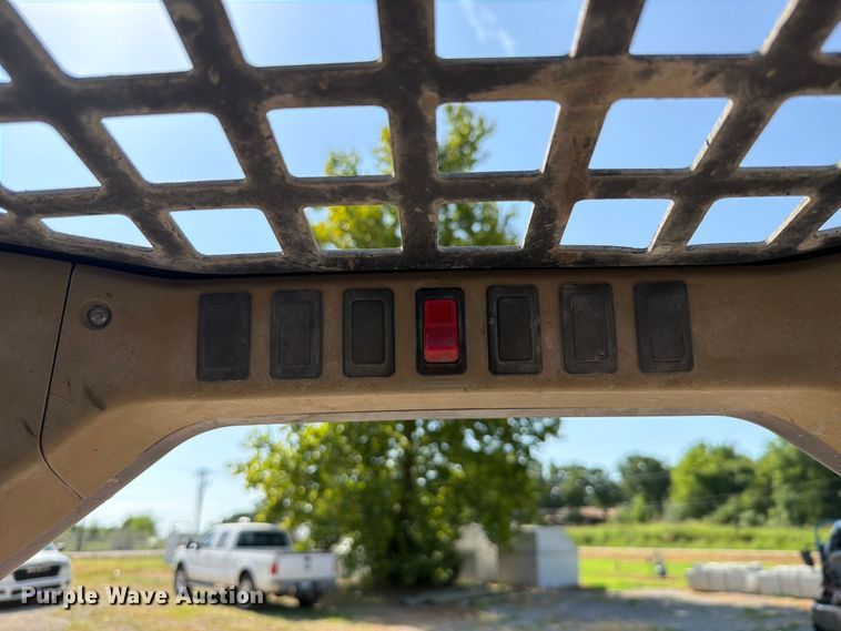 image for item EX2534 2001 Bobcat 763 skid steer loader