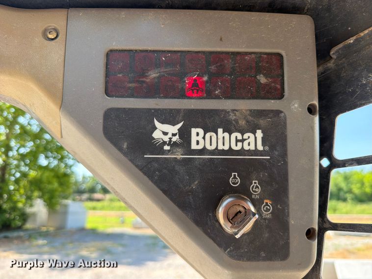image for item EX2534 2001 Bobcat 763 skid steer loader