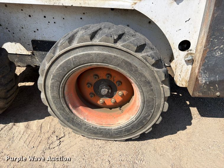 image for item EX2534 2001 Bobcat 763 skid steer loader