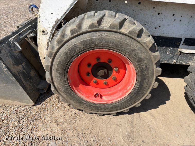 image for item EX2534 2001 Bobcat 763 skid steer loader