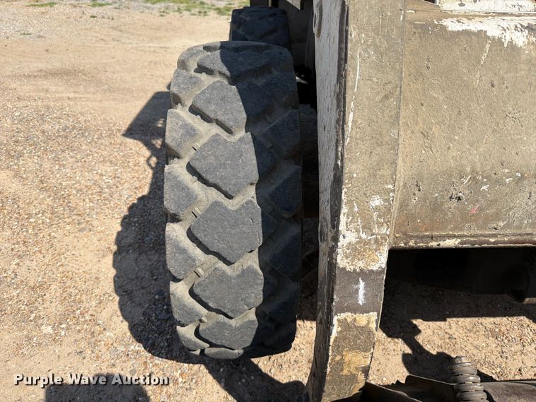 image for item EX2534 2001 Bobcat 763 skid steer loader