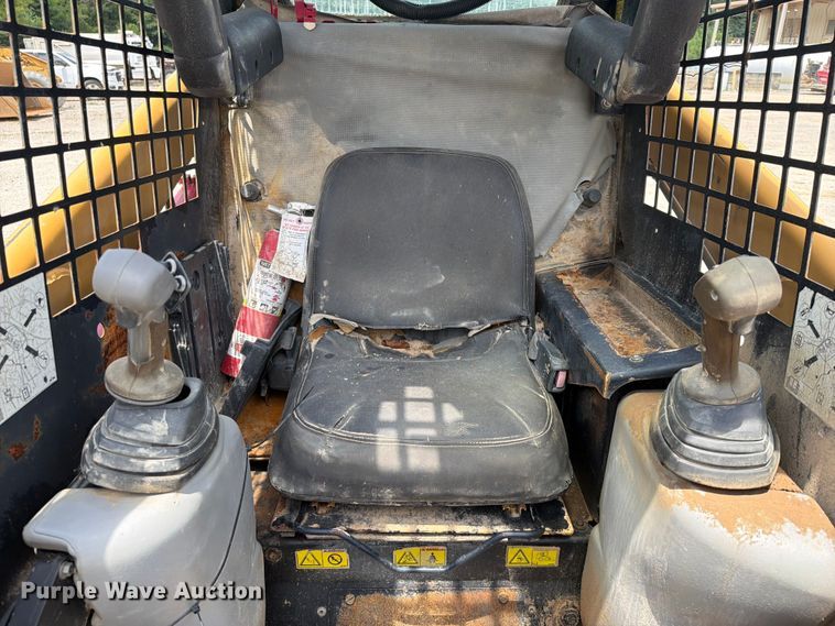 image for item EX2550 2006 Caterpillar 226B skid steer loader