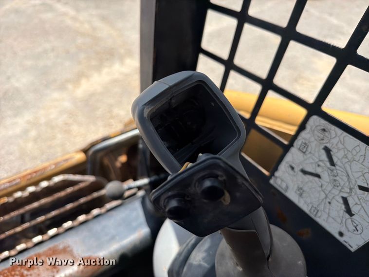 image for item EX2550 2006 Caterpillar 226B skid steer loader