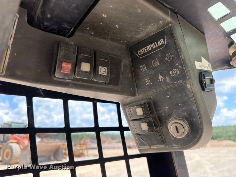 image for item EX2550 2006 Caterpillar 226B skid steer loader