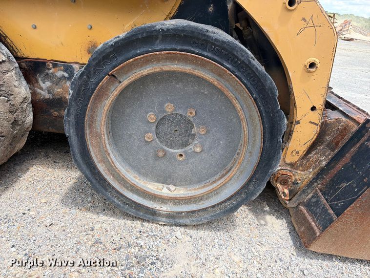 image for item EX2550 2006 Caterpillar 226B skid steer loader
