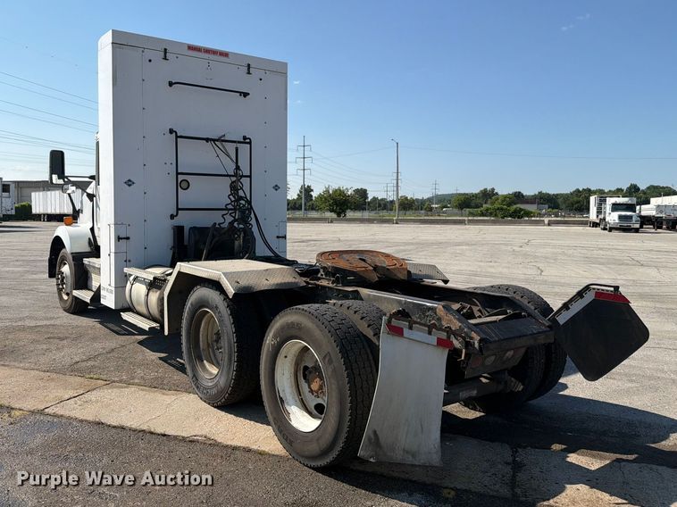 image for item EX4027 2014 Kenworth T800 semi truck