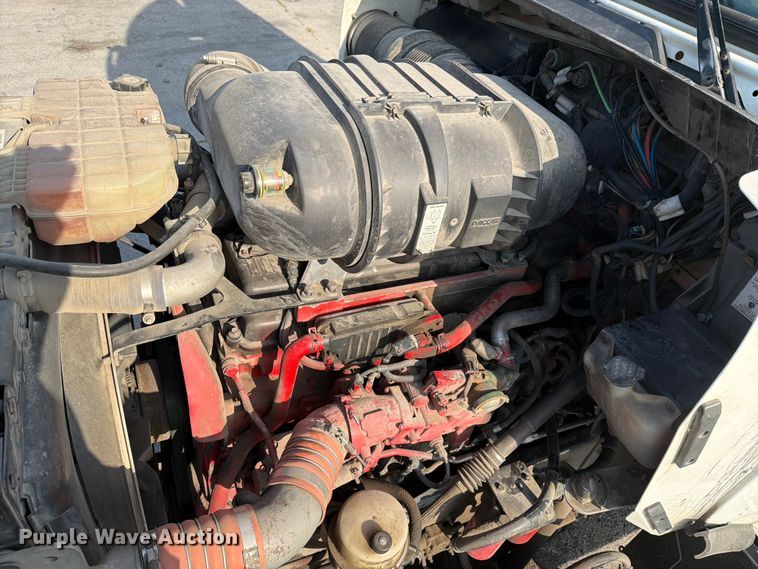 image for item EX4027 2014 Kenworth T800 semi truck