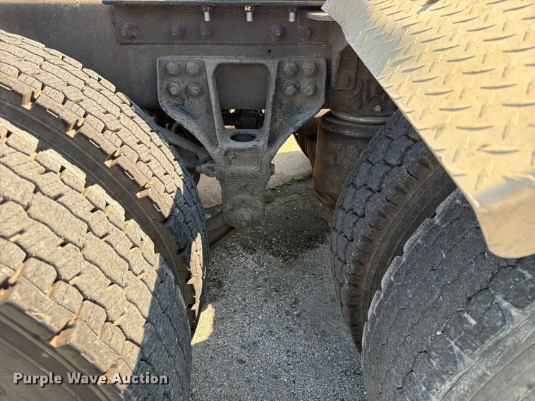 image for item EX4027 2014 Kenworth T800 semi truck