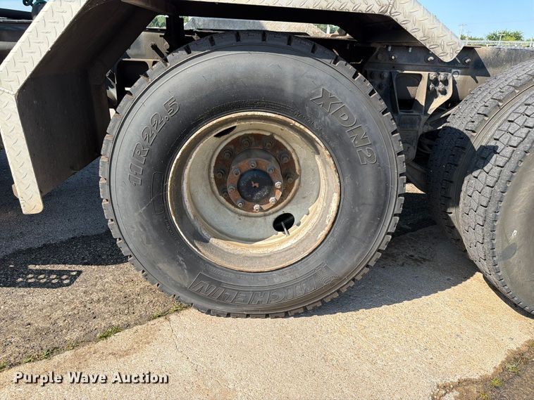 image for item EX4027 2014 Kenworth T800 semi truck