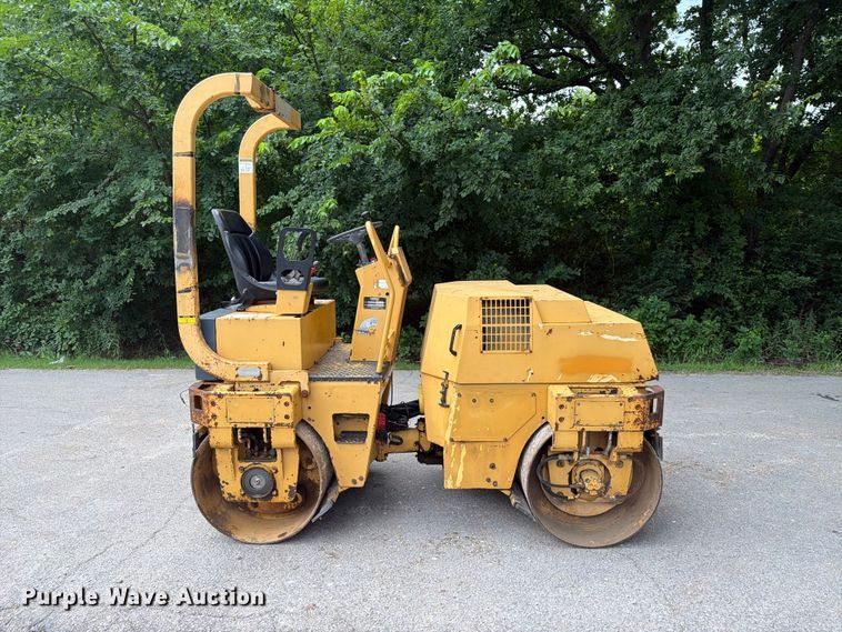 image for item EX4034 Hypac C747A double drum vibratory roller