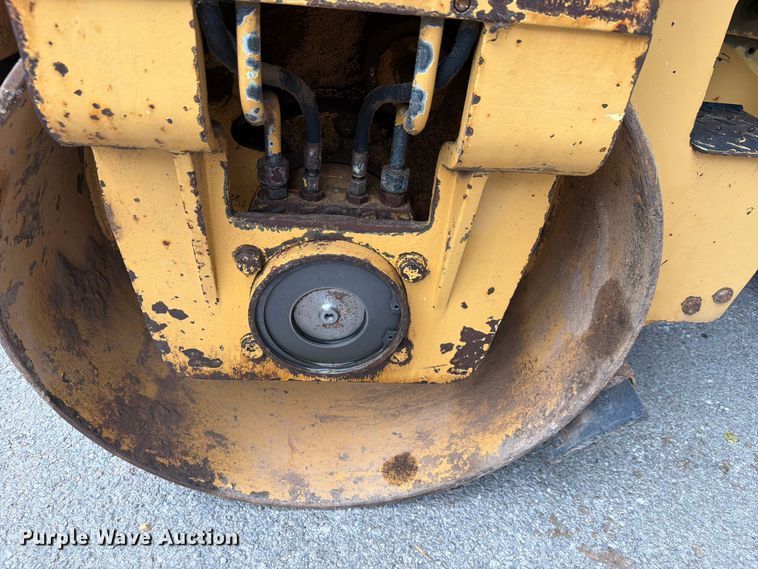 image for item EX4034 Hypac C747A double drum vibratory roller