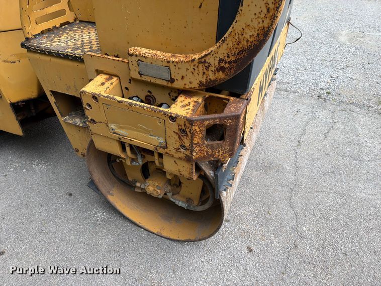 image for item EX4034 Hypac C747A double drum vibratory roller