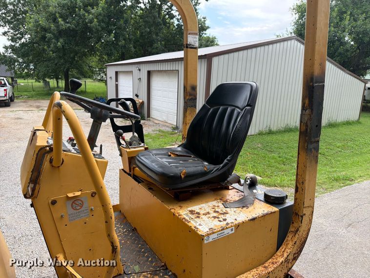 image for item EX4034 Hypac C747A double drum vibratory roller