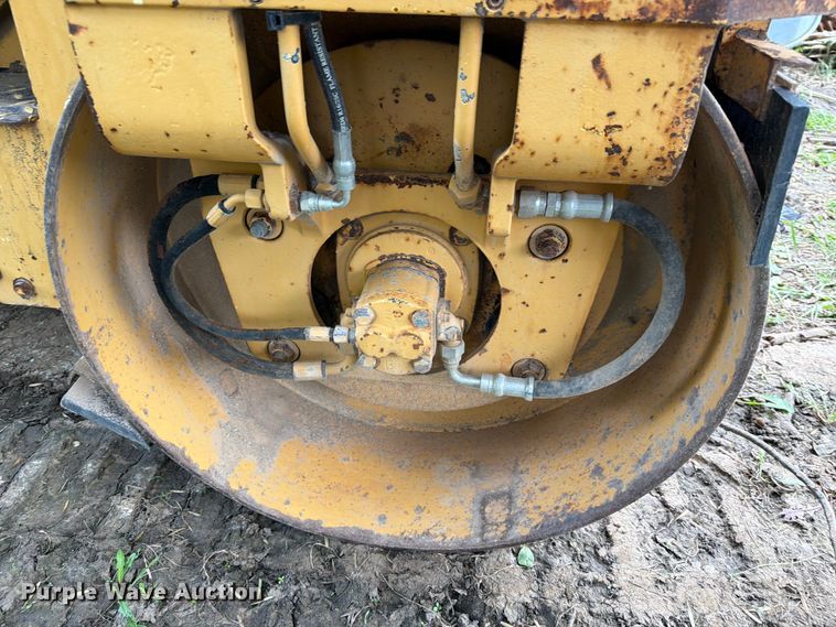 image for item EX4034 Hypac C747A double drum vibratory roller
