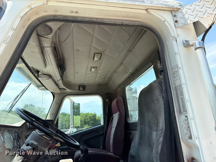 image for item EX4038 2001 International 9400i vacuum truck