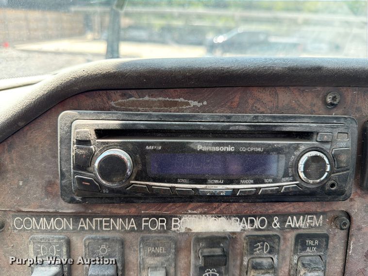 image for item EX4038 2001 International 9400i vacuum truck