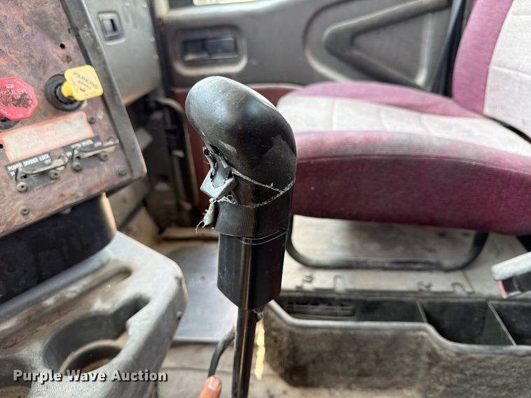 image for item EX4038 2001 International 9400i vacuum truck