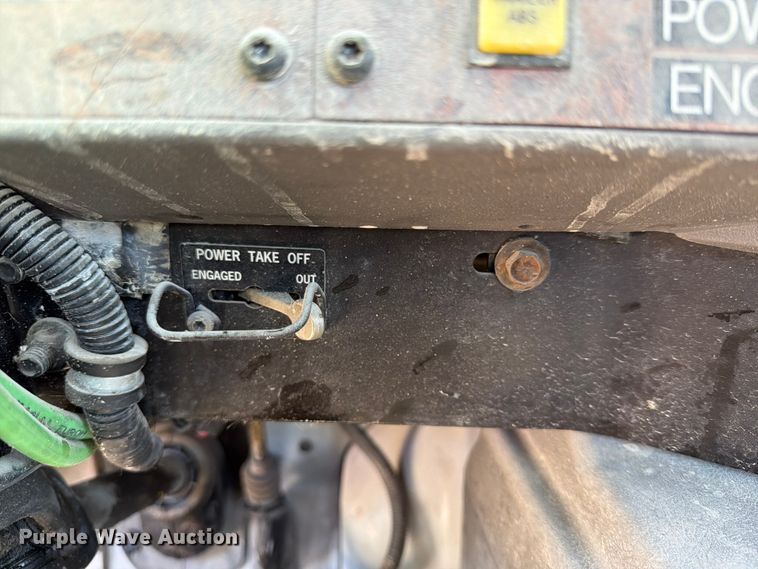 image for item EX4038 2001 International 9400i vacuum truck