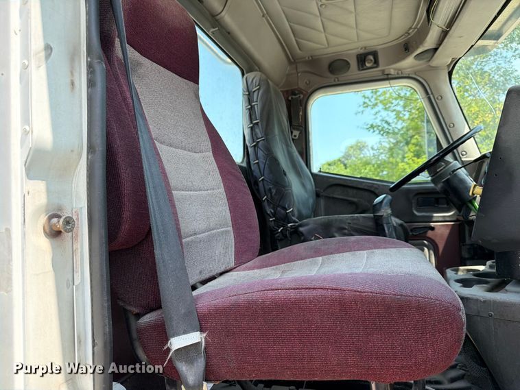 image for item EX4038 2001 International 9400i vacuum truck