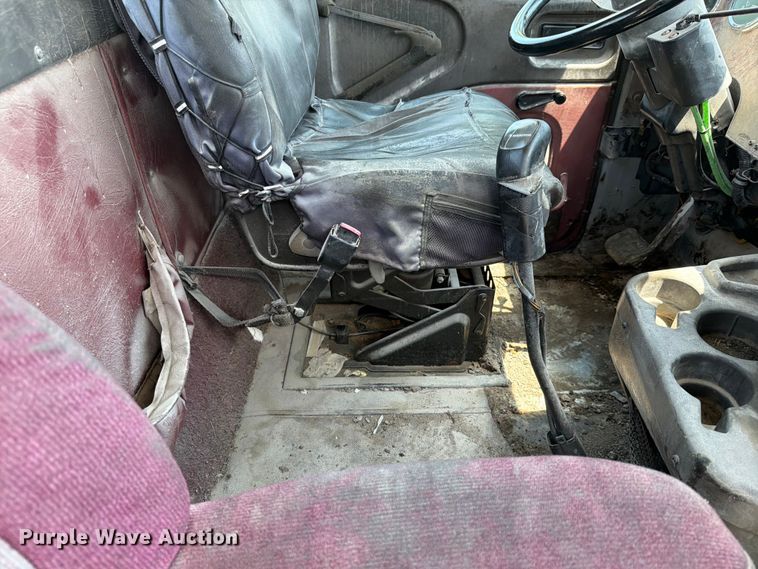 image for item EX4038 2001 International 9400i vacuum truck