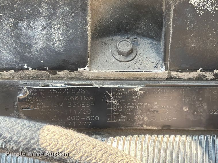 image for item EX4038 2001 International 9400i vacuum truck