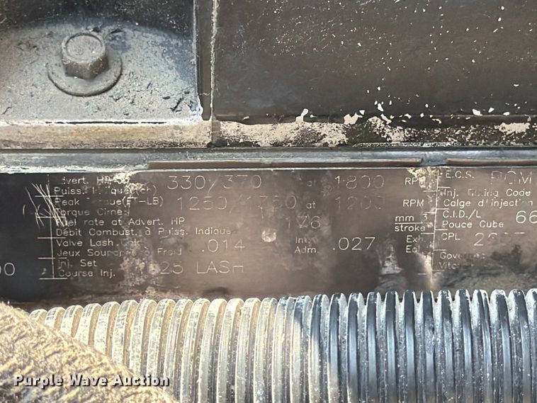 image for item EX4038 2001 International 9400i vacuum truck