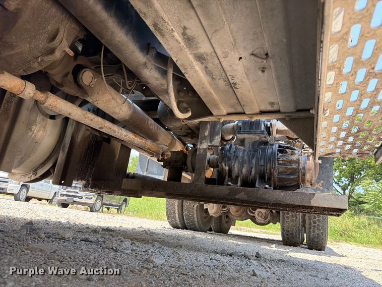 image for item EX4038 2001 International 9400i vacuum truck