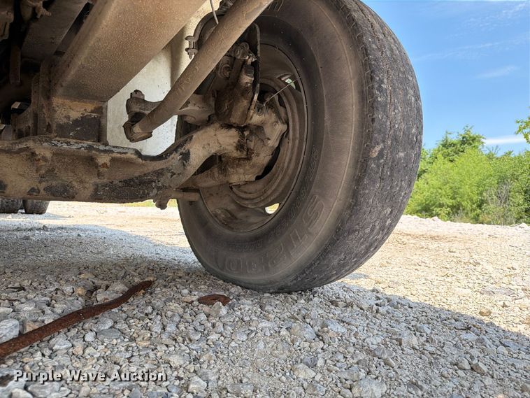 image for item EX4038 2001 International 9400i vacuum truck
